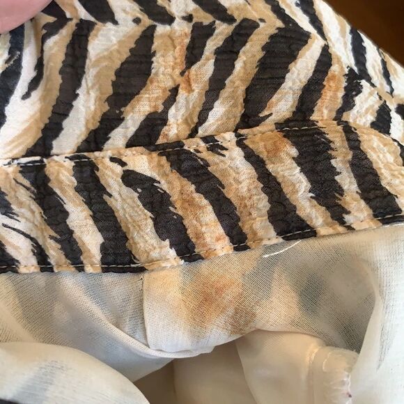 Alfred Dunner animal print thin polyester shirt with 3/4 sleeves - Picture 9 of 10